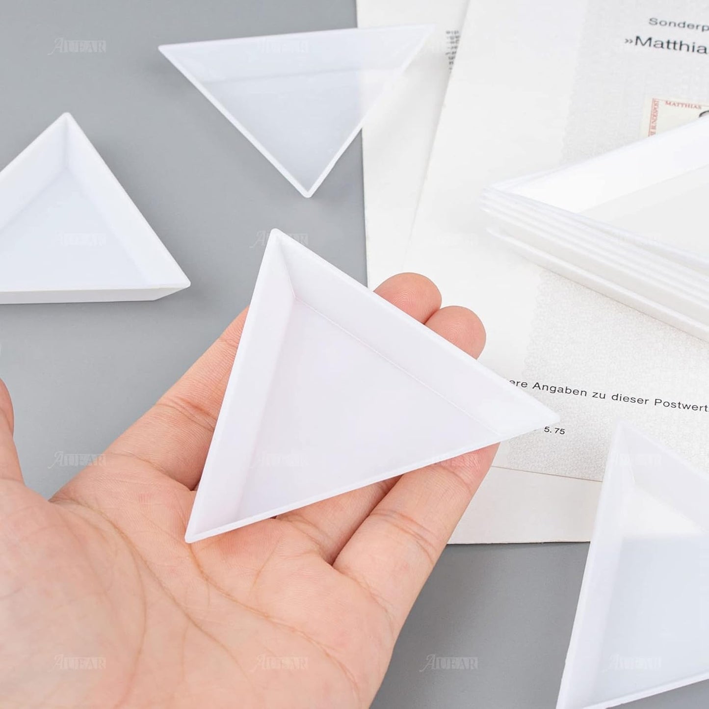 AUEAR, 120 Pack Triangle Sorting Trays Bead Storage Plates Plastic Nail Art for DIY Craft