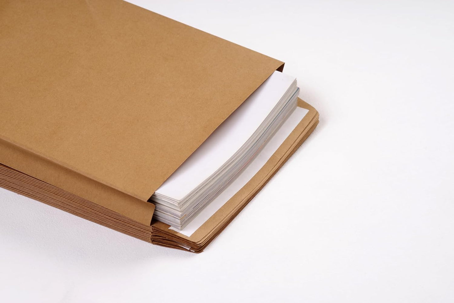 9.4" x 13.2" Expandable Envelopes Large Kraft Envelopes Anti Tear Catalog Envelopes Peel and Seal for Home Office Business Storage and Organizing, Photos, Documents (25 PCS)