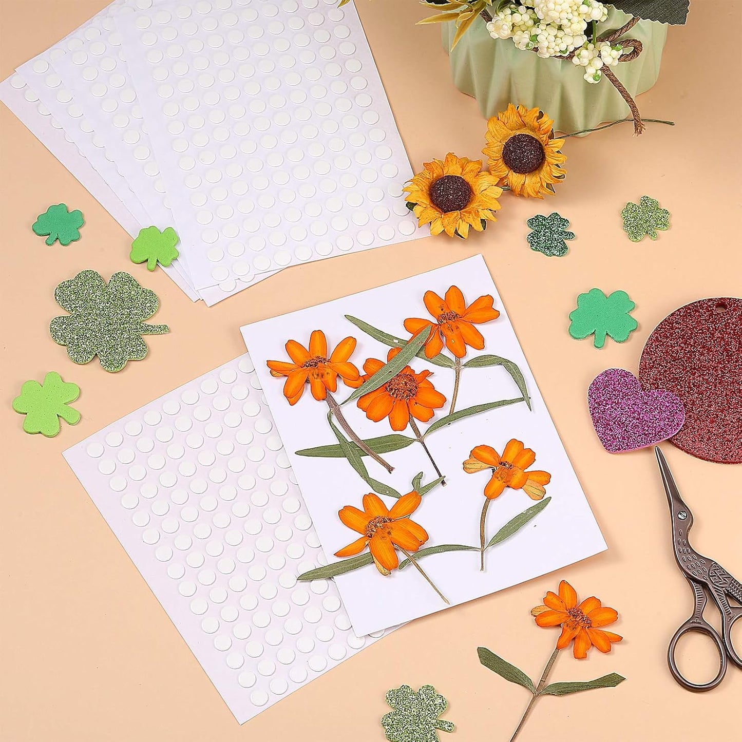 Zonon 3000 Pcs Double Sided Adhesive Dots Clear Glue Point Tape Stickers Balloon Glue Round Mini No Traces Adhesive Sticker Dot Sticker for Classroom Decor Craft DIY Office (0.24 Inch/ 6 mm)