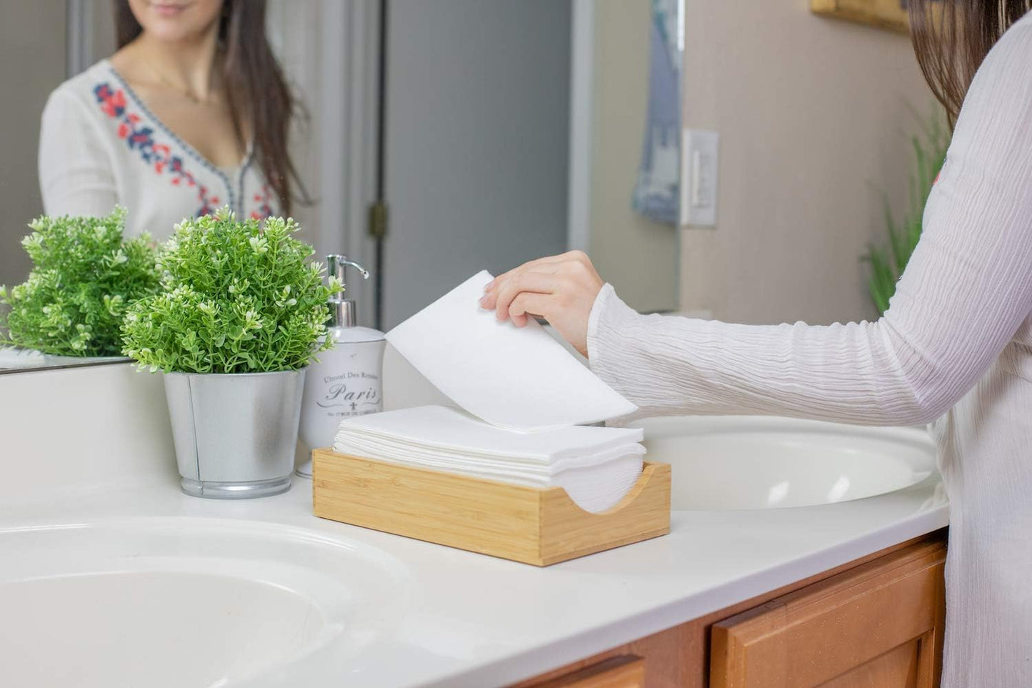 400 Paper Towels Cloth-Like Hand Tissue Paper Napkins, Disposable Hand Towels for Bathroom Guests, Disposable Face Towel for Guest, Washcloths or Dinner Napkin, Made in USA, White