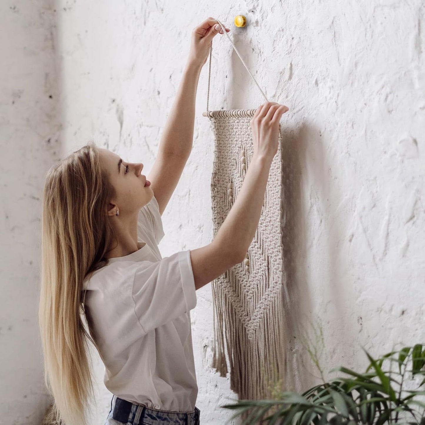 Ferraycle 40 Piece Double Headed Picture Hangers Nails 4 Size Long Thumb Tacks for Wall Hanging Decorative Nails Push Pins Picture Hooks for Drywall Photo Decor, 10/20/ 30/ 50lb(Gold)