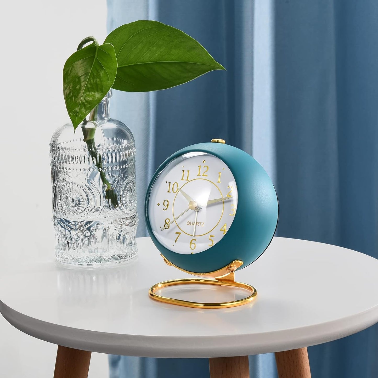 Analog Alarm Clocks,Retro Backlight Cute Simple Design Small Desk Clock with Night Light,Silent Non-Ticking,Battery Powered,for Kids,Bedroom,Travel,Kitchen,Bedside Desktop. (Blue)