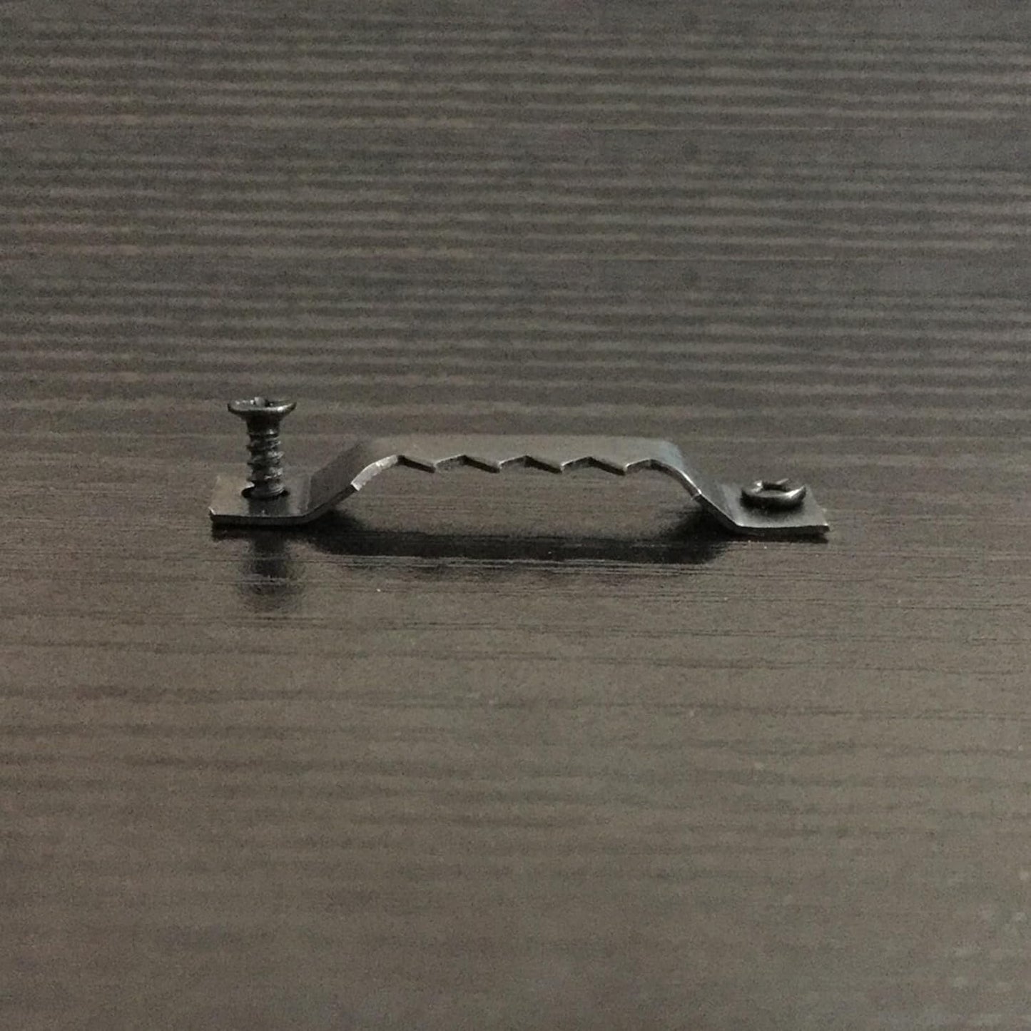 50 Pack Large Heavy Sawtooth Picture Hangers Steel Picture Hangers with Screws Picture Hang Solutions, for Hanging Clock Paintings Artwork Picture Frame Hook Photos (Black，Supports 50 lbs)