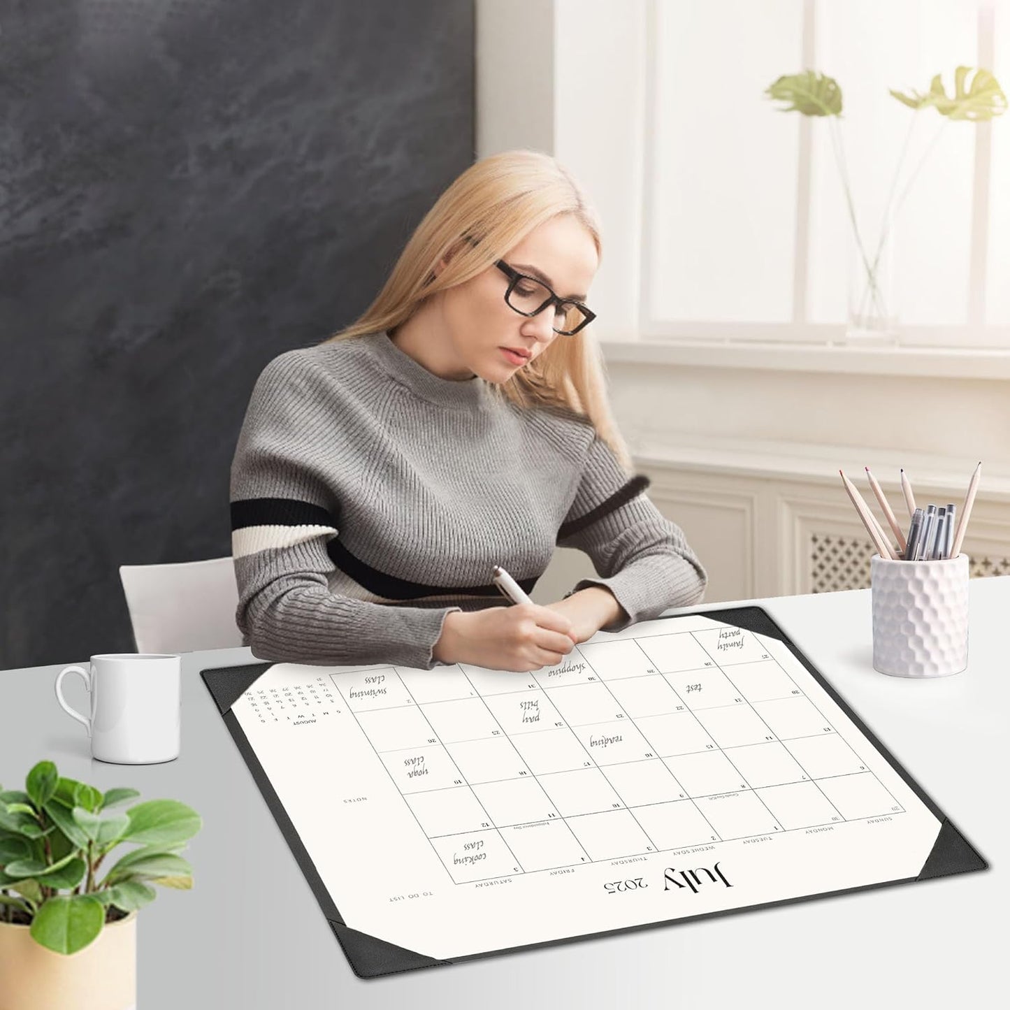Large Desk Calendar 2025-2026 with Desk Mat, Desktop Calendar 18 Monthly Runs From July 2025 to December 2026, Desk Pad Calendar 22 x 17 Inch Perfect for Planning, Organizing, and Scheduling Your Life (Black)