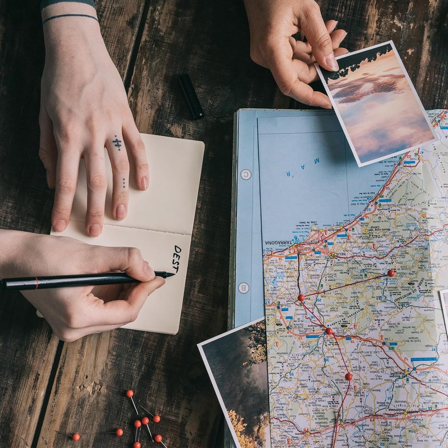 uxcell 400 Pcs Push Pins, Map Thumb Tacks 4mm Round Head Decorative Push Pins for Bulletin Board Home Office Travel Wall DIY Crafts Map Photo, Metallic White