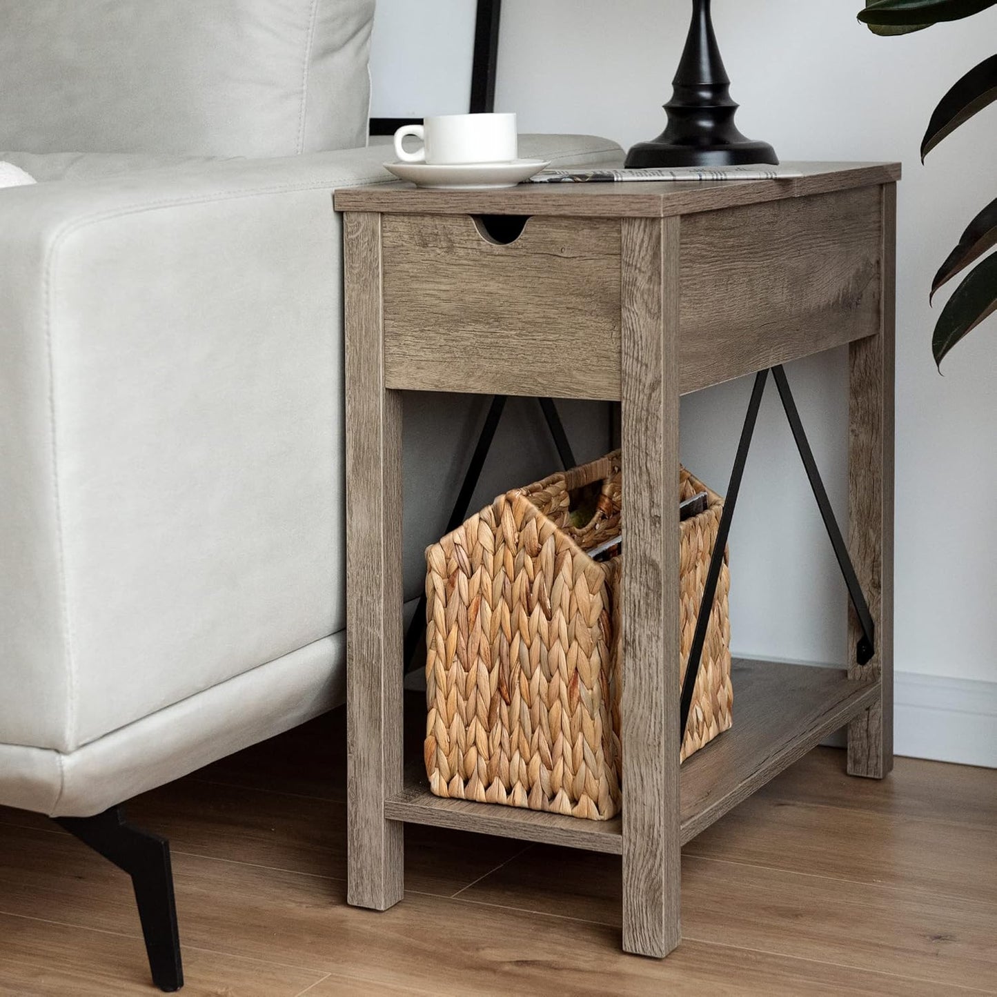 StorageWorks Hand-Woven Divided Magazine Basket, Rattan Magazine Holder, Natural Wicker Magazine Rack for Bathroom, Office, Water Hyacinth, 1 Pack